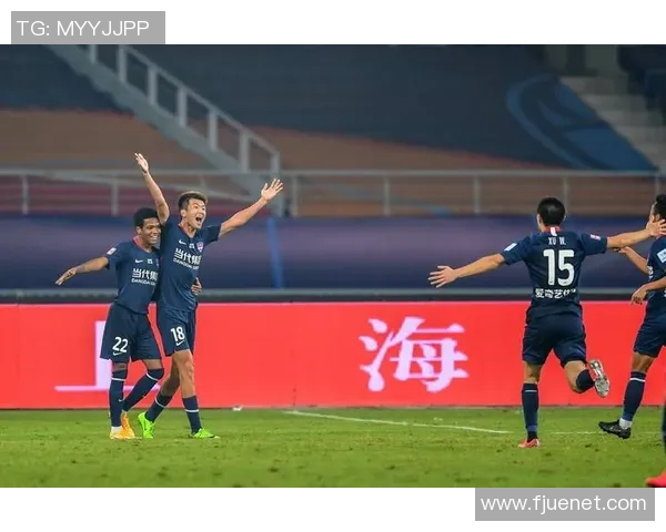 上上港与重庆精彩对决回顾4月5日比赛录像重温激情时刻